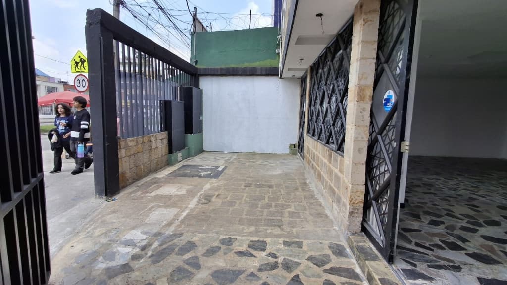 Edificio en Ciudad Montes, Bogotá — foto 4